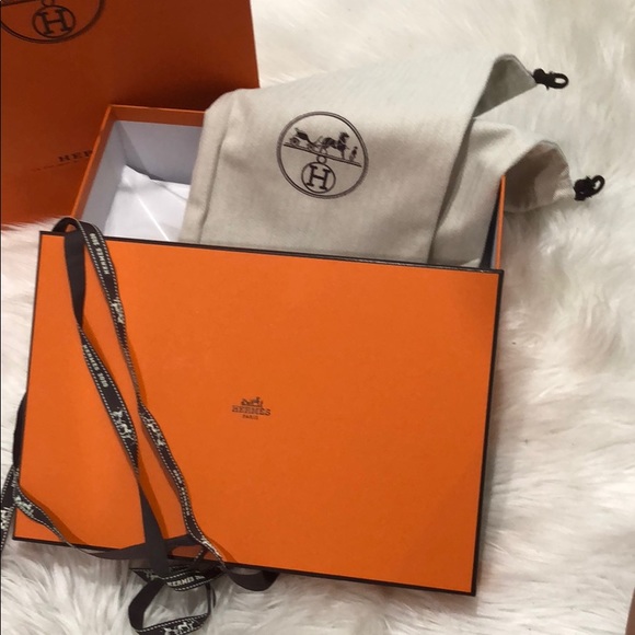 100% Auth HERMES GIFT BOX w/ 2 DUST BAG & Ribbon - Picture 7 of 16